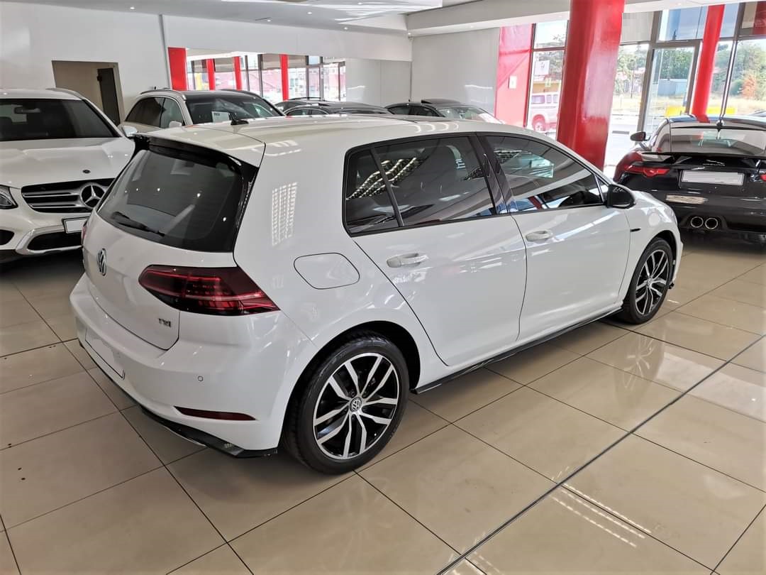 2018 VOLKSWAGEN GOLF 7 TSI DSG R-LINE – Car Zone SA